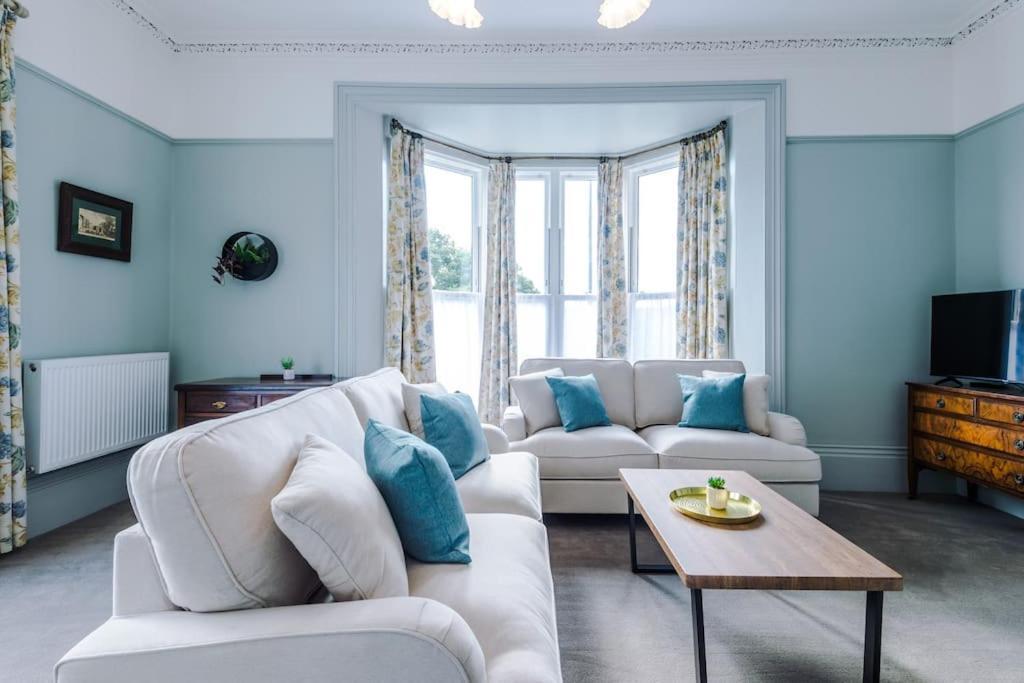Victorian Gem In Centre Apartment *